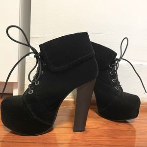 platform black velvet shoes by Delicacy-great condition